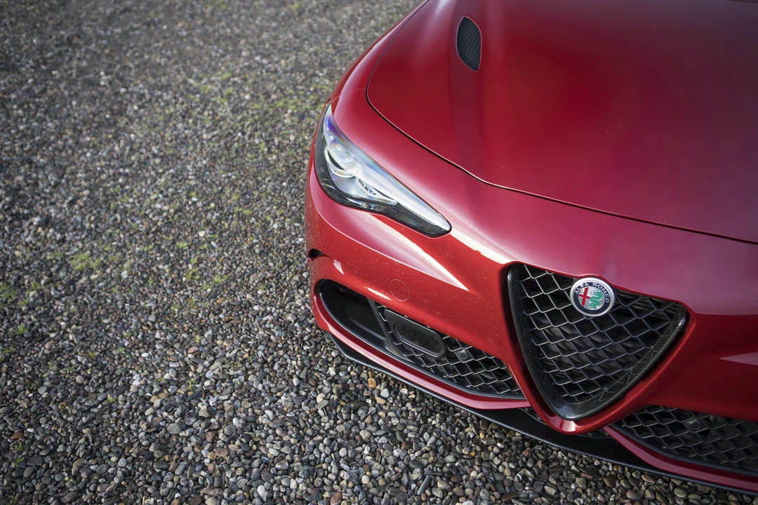2017 Alfa Romeo Giulia Quadrifoglio - Image 22 of 31