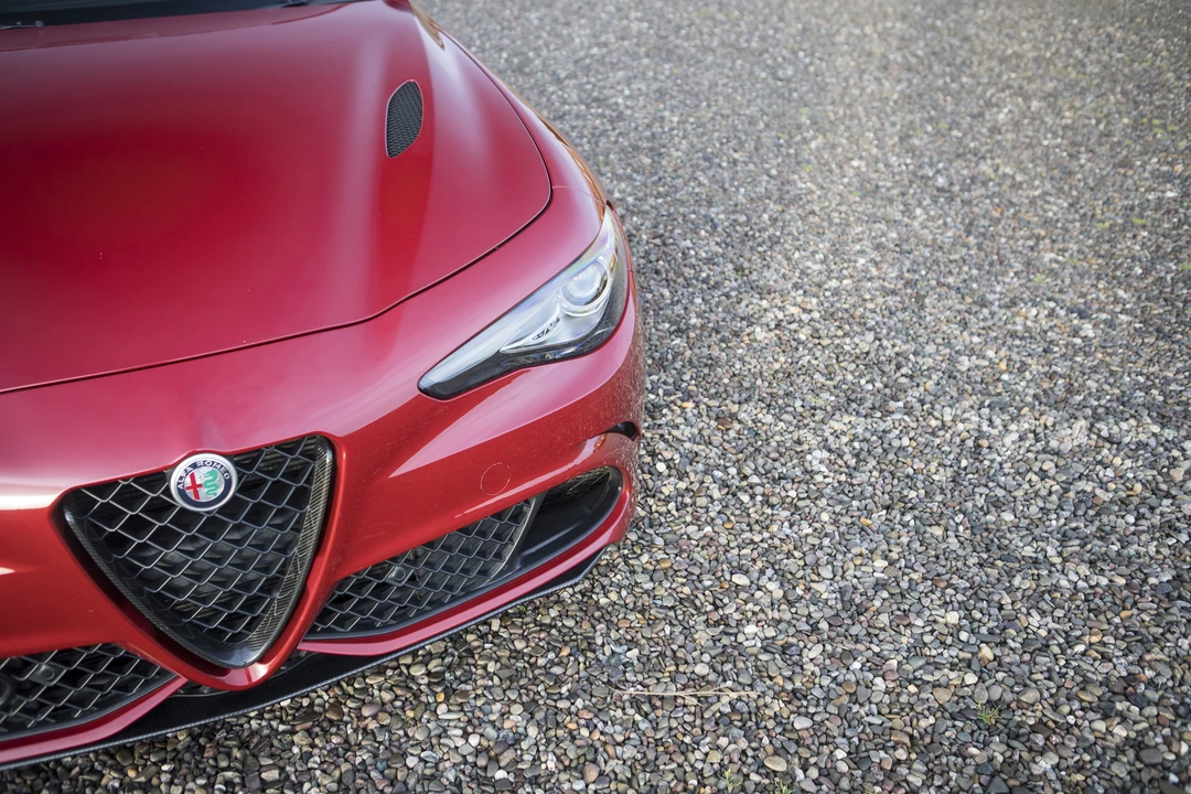 2017 Alfa Romeo Giulia Quadrifoglio - Image 23 of 31