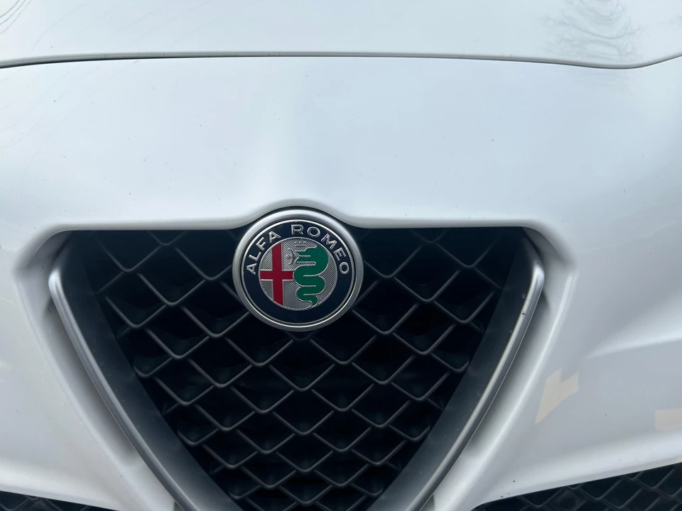 2017 Alfa Romeo Giulia Quadrifoglio - Image 27 of 31