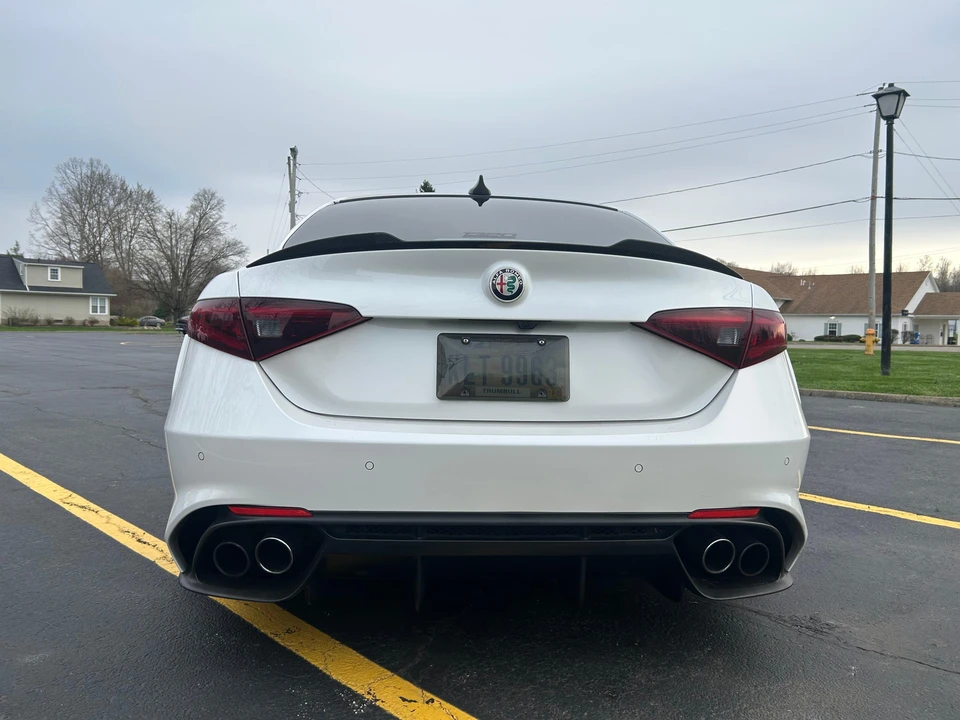 2017 Alfa Romeo Giulia Quadrifoglio - Image 15 of 31