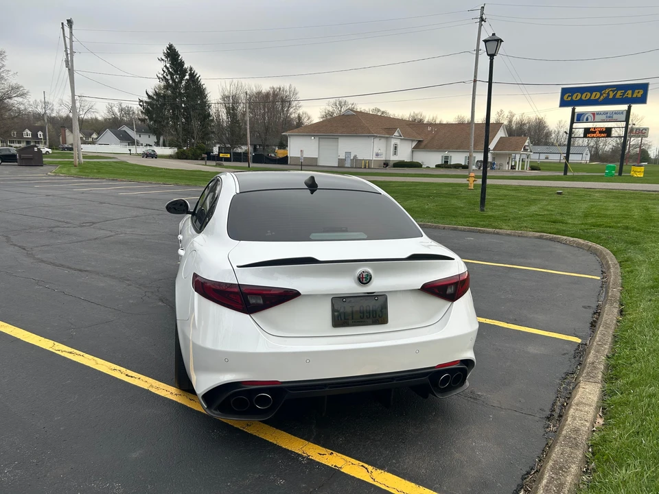 2017 Alfa Romeo Giulia Quadrifoglio - Image 14 of 31