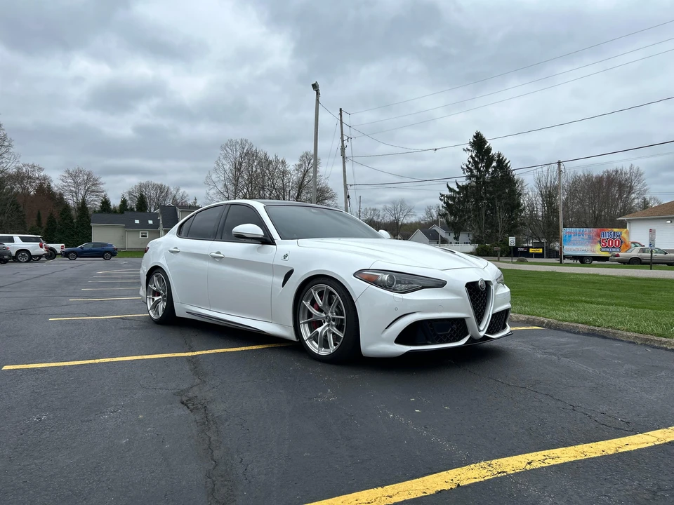 2017 Alfa Romeo Giulia Quadrifoglio - Image 20 of 31