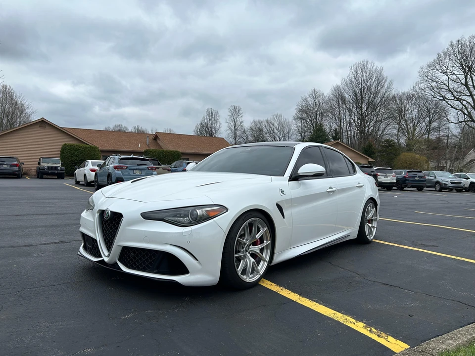 2017 Alfa Romeo Giulia Quadrifoglio - Image 10 of 31