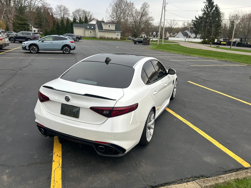 2017 Alfa Romeo Giulia Quadrifoglio - Image 17 of 31