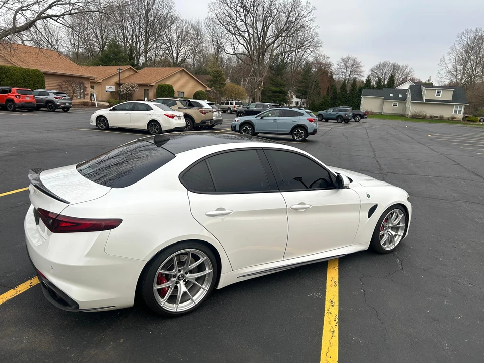 2017 Alfa Romeo Giulia Quadrifoglio - Image 18 of 31