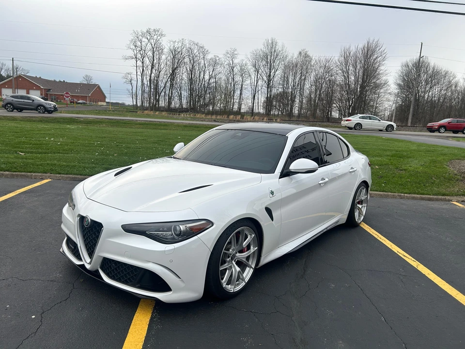 2017 Alfa Romeo Giulia Quadrifoglio - Image 9 of 31