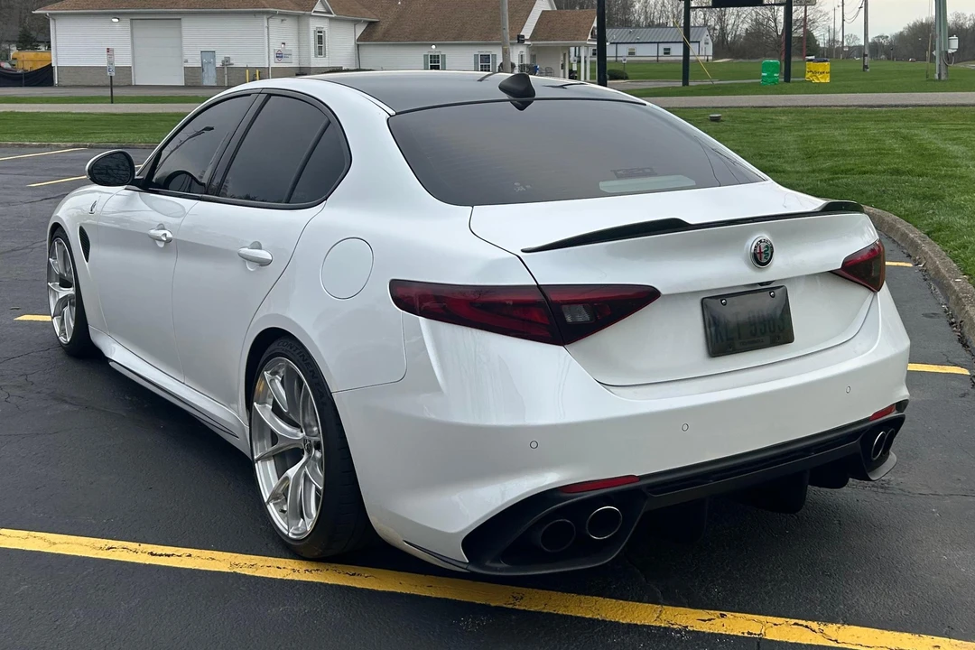 2017 Alfa Romeo Giulia Quadrifoglio - Image 4 of 31