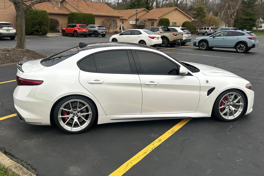 2017 Alfa Romeo Giulia Quadrifoglio - Image 3 of 31