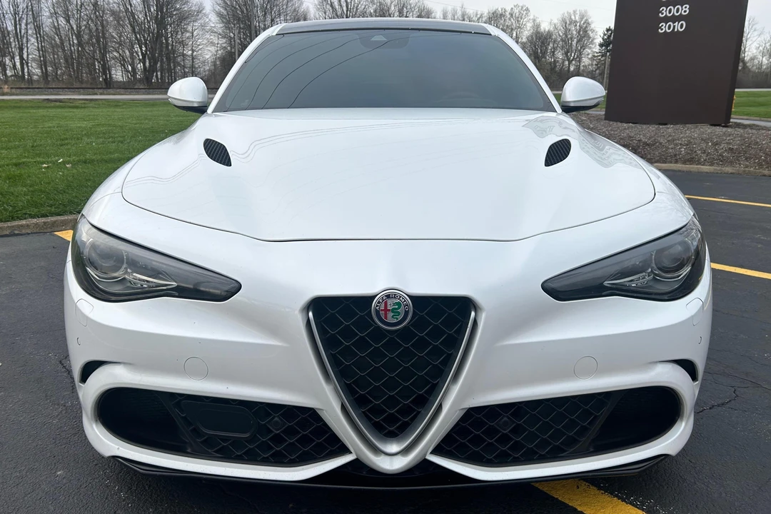 2017 Alfa Romeo Giulia Quadrifoglio - Image 2 of 31