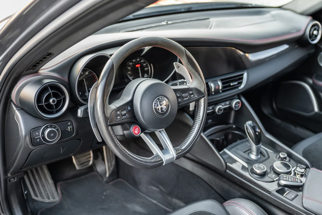 2017 Alfa Romeo Giulia Quadrifoglio - Image 30 of 31