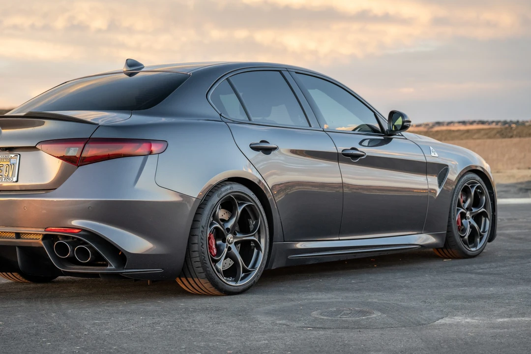 2017 Alfa Romeo Giulia Quadrifoglio - Image 13 of 31