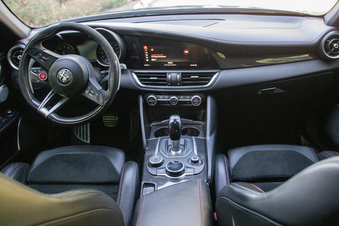 2017 Alfa Romeo Giulia Quadrifoglio - Image 27 of 30