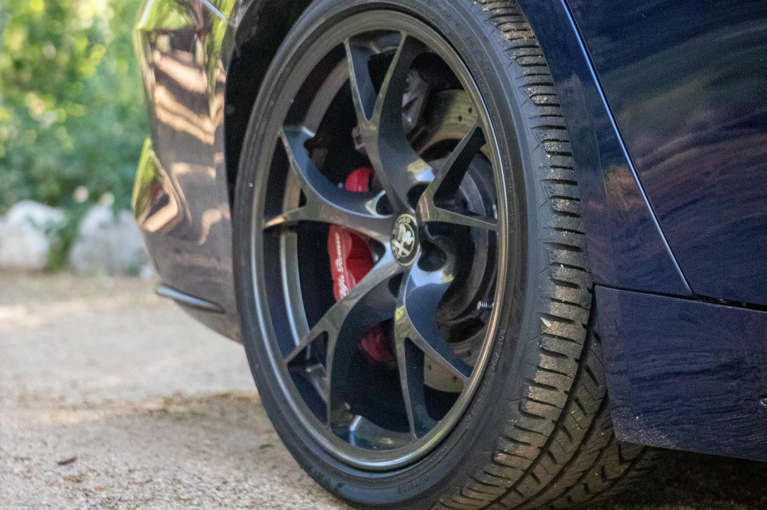 2017 Alfa Romeo Giulia Quadrifoglio - Image 25 of 30