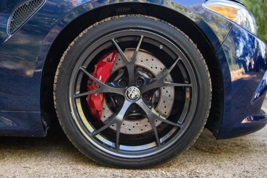 2017 Alfa Romeo Giulia Quadrifoglio - Image 26 of 30