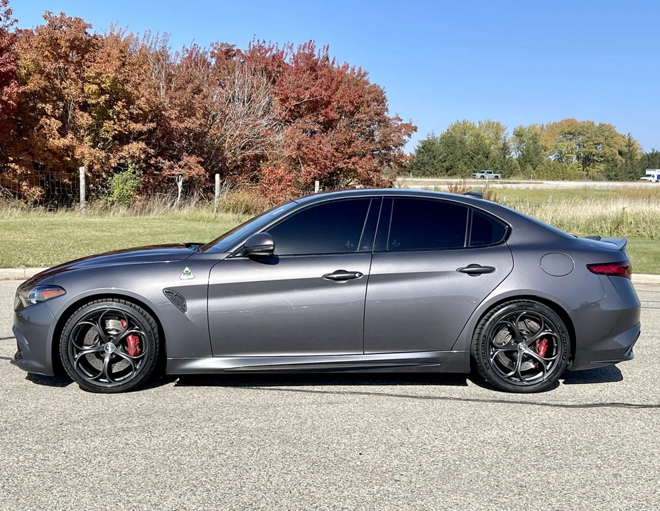 2017 Alfa Romeo Giulia Quadrifoglio - Image 24 of 31