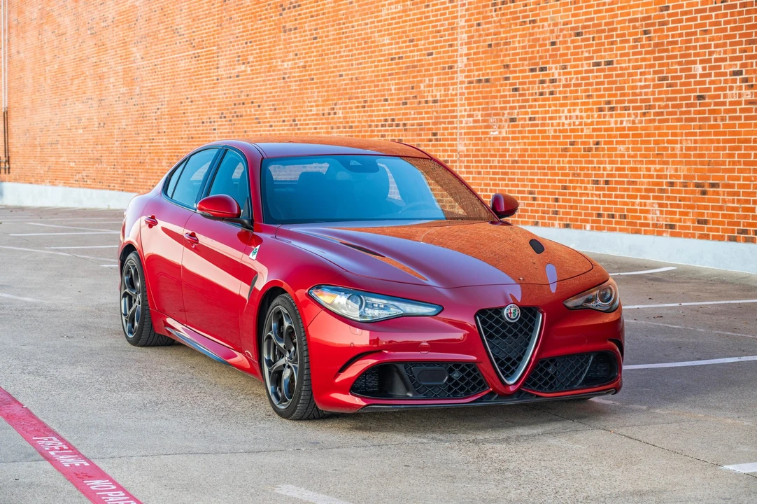 2017 Alfa Romeo Giulia Quadrifoglio - Image 5 of 31