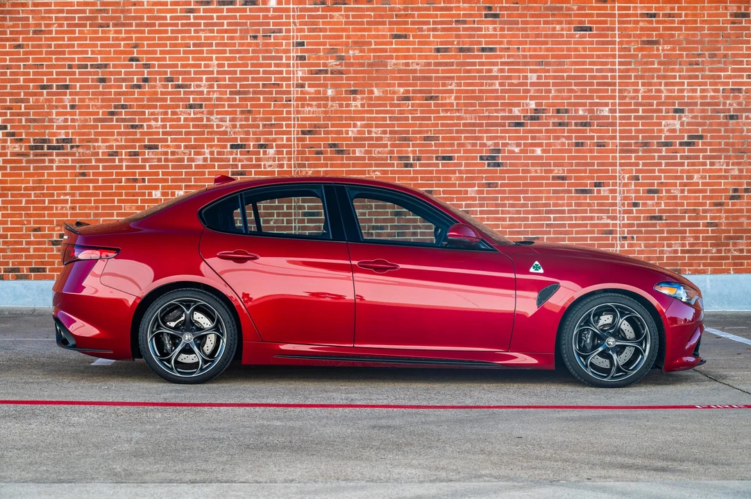 2017 Alfa Romeo Giulia Quadrifoglio - Image 8 of 31
