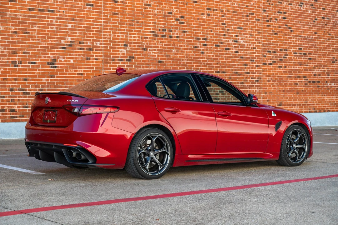 2017 Alfa Romeo Giulia Quadrifoglio - Image 9 of 31