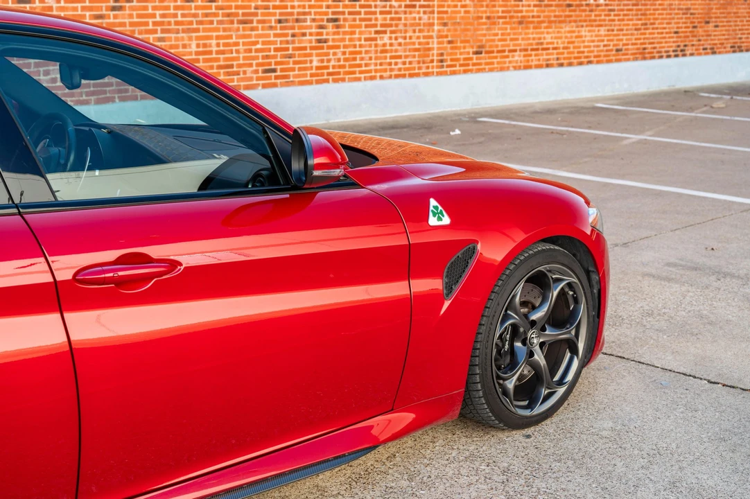 2017 Alfa Romeo Giulia Quadrifoglio - Image 26 of 31