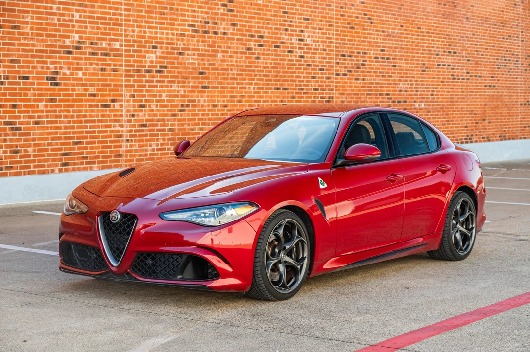 2017 Alfa Romeo Giulia Quadrifoglio - Image 2 of 31