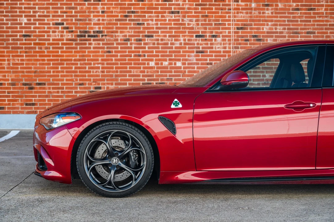 2017 Alfa Romeo Giulia Quadrifoglio - Image 17 of 31