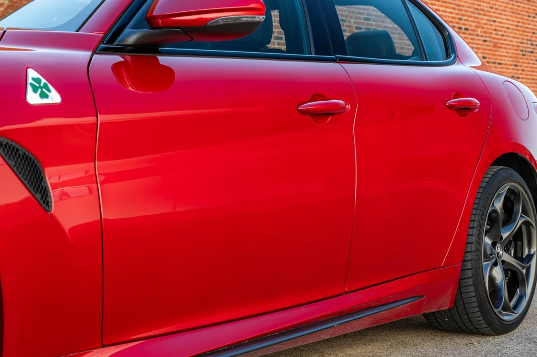 2017 Alfa Romeo Giulia Quadrifoglio - Image 24 of 31