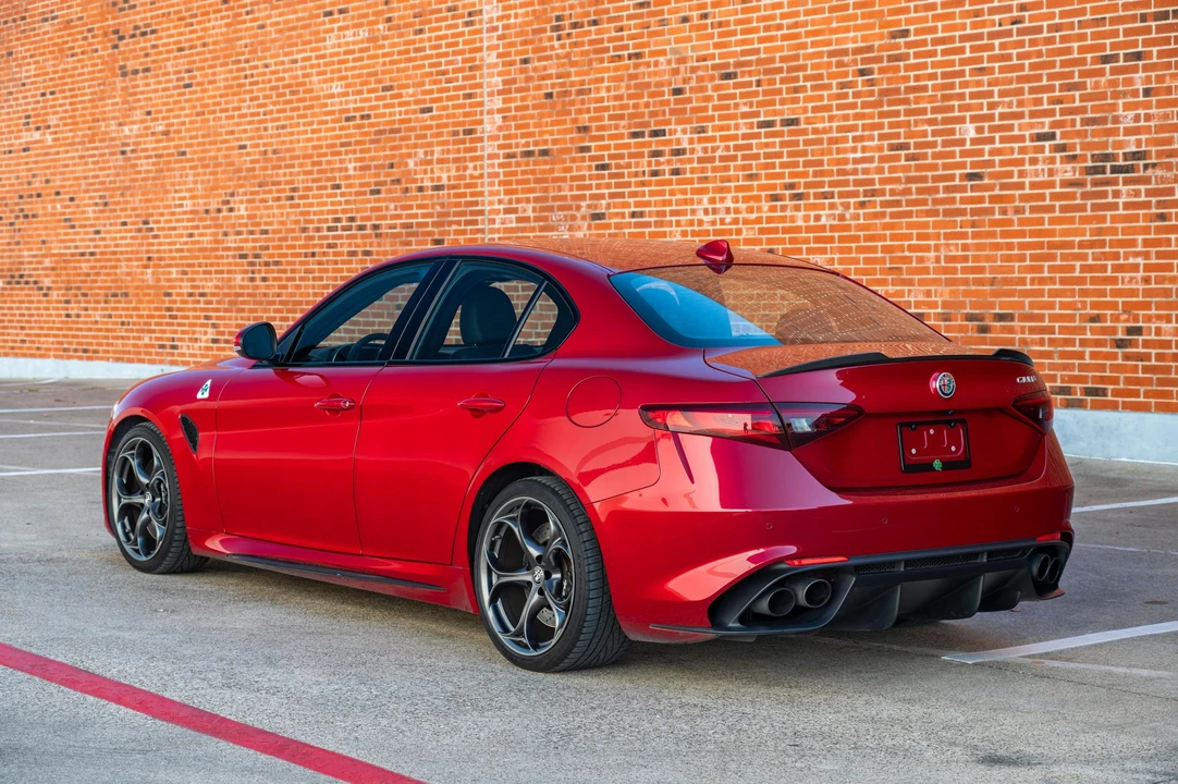 2017 Alfa Romeo Giulia Quadrifoglio - Image 14 of 31