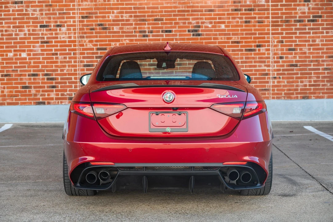 2017 Alfa Romeo Giulia Quadrifoglio - Image 12 of 31