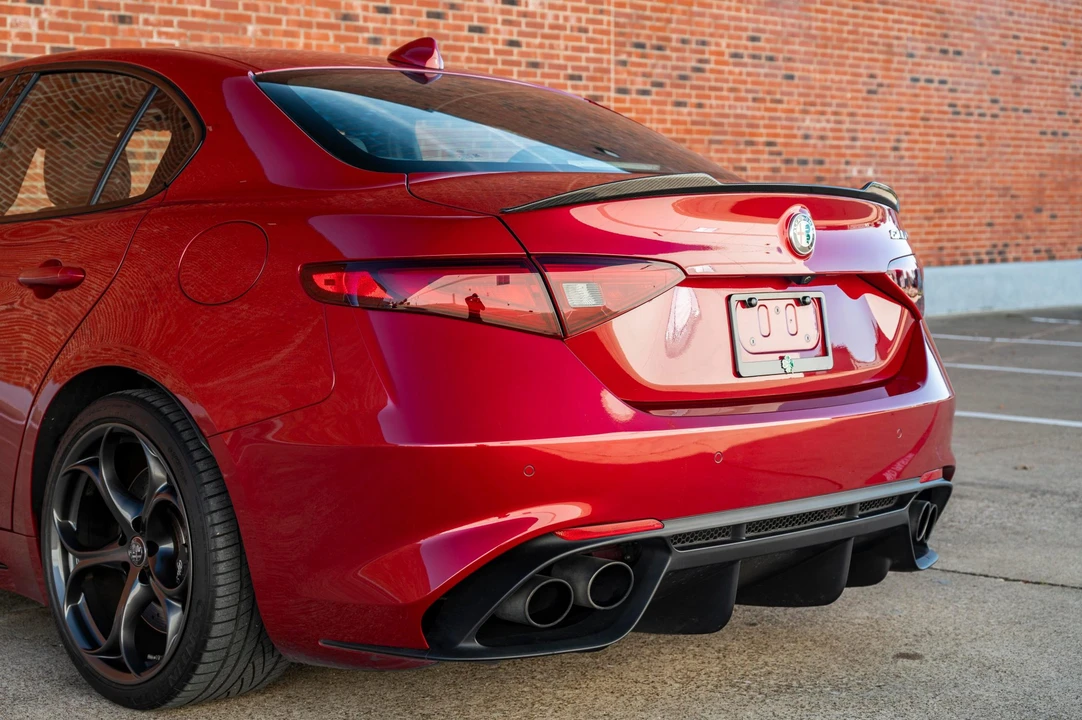 2017 Alfa Romeo Giulia Quadrifoglio - Image 22 of 31