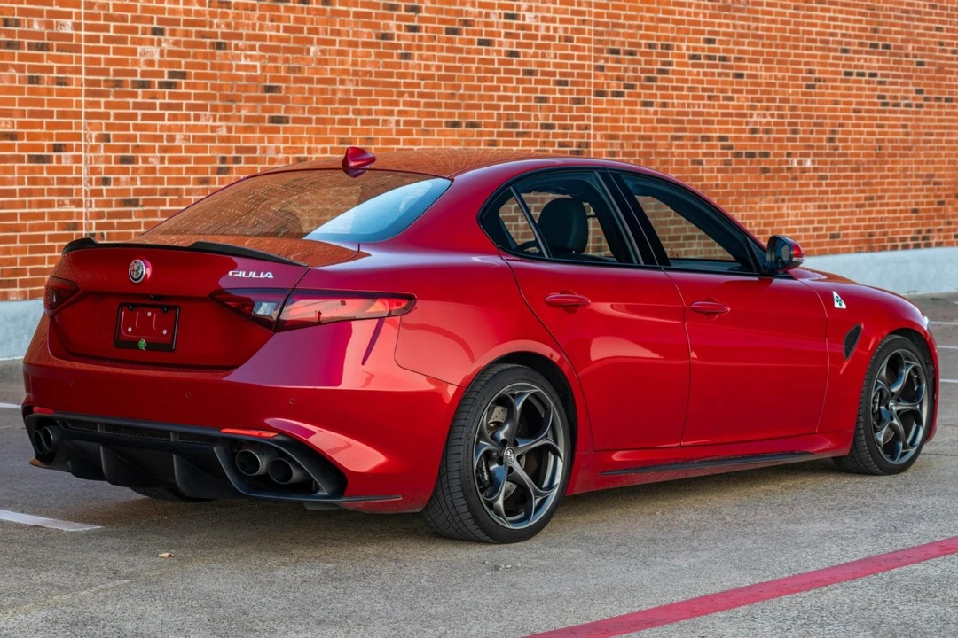 2017 Alfa Romeo Giulia Quadrifoglio - Image 10 of 31