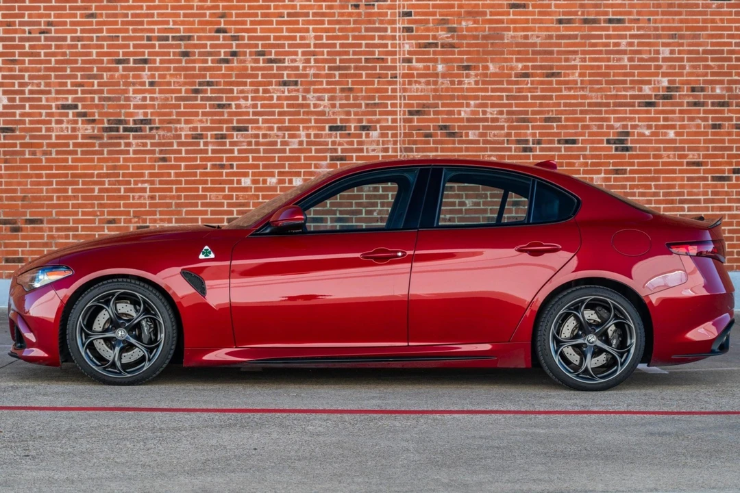 2017 Alfa Romeo Giulia Quadrifoglio - Image 16 of 31