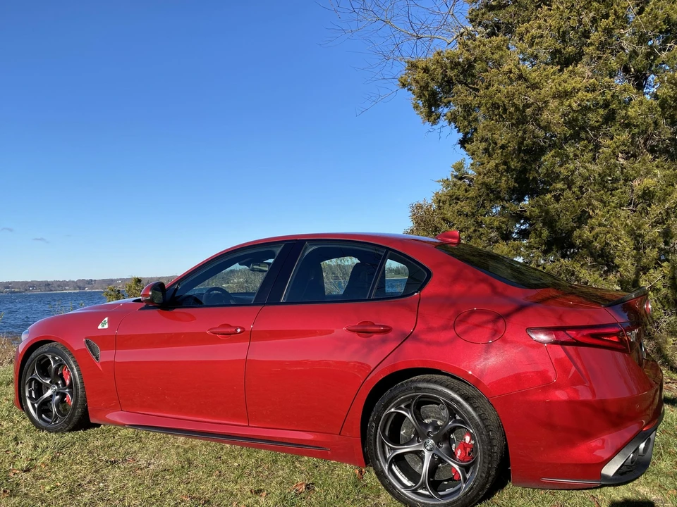 2017 Alfa Romeo Giulia Quadrifoglio - Image 12 of 31