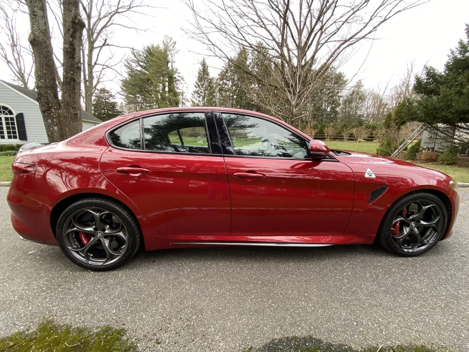 2017 Alfa Romeo Giulia Quadrifoglio - Image 9 of 31