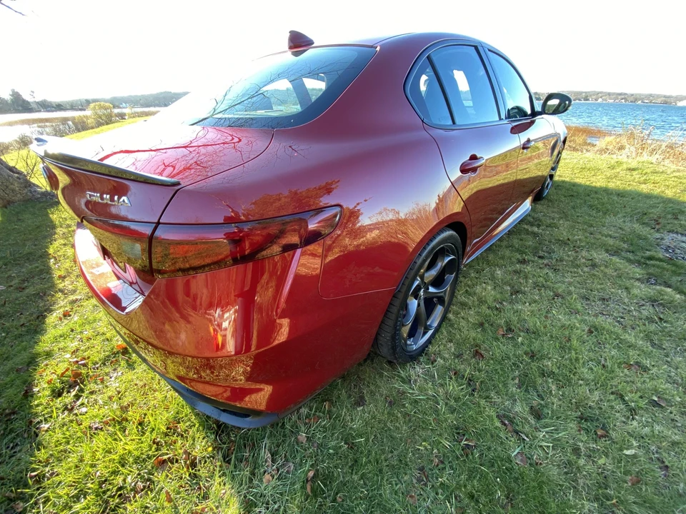 2017 Alfa Romeo Giulia Quadrifoglio - Image 14 of 31