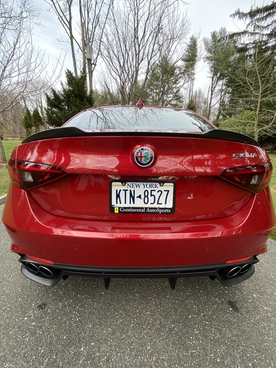 2017 Alfa Romeo Giulia Quadrifoglio - Image 24 of 31