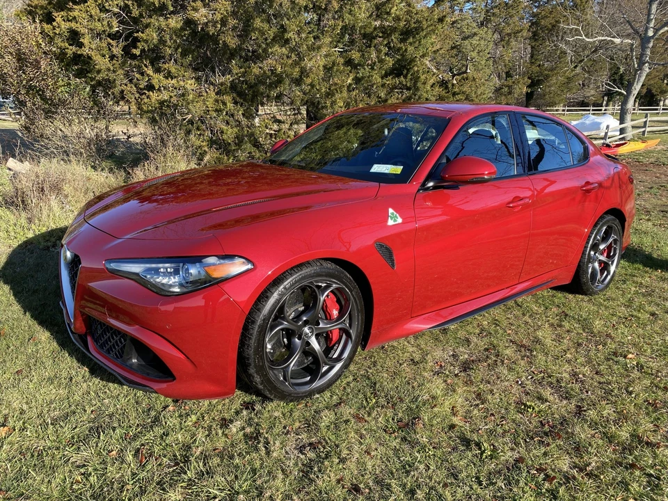 2017 Alfa Romeo Giulia Quadrifoglio - Image 11 of 31