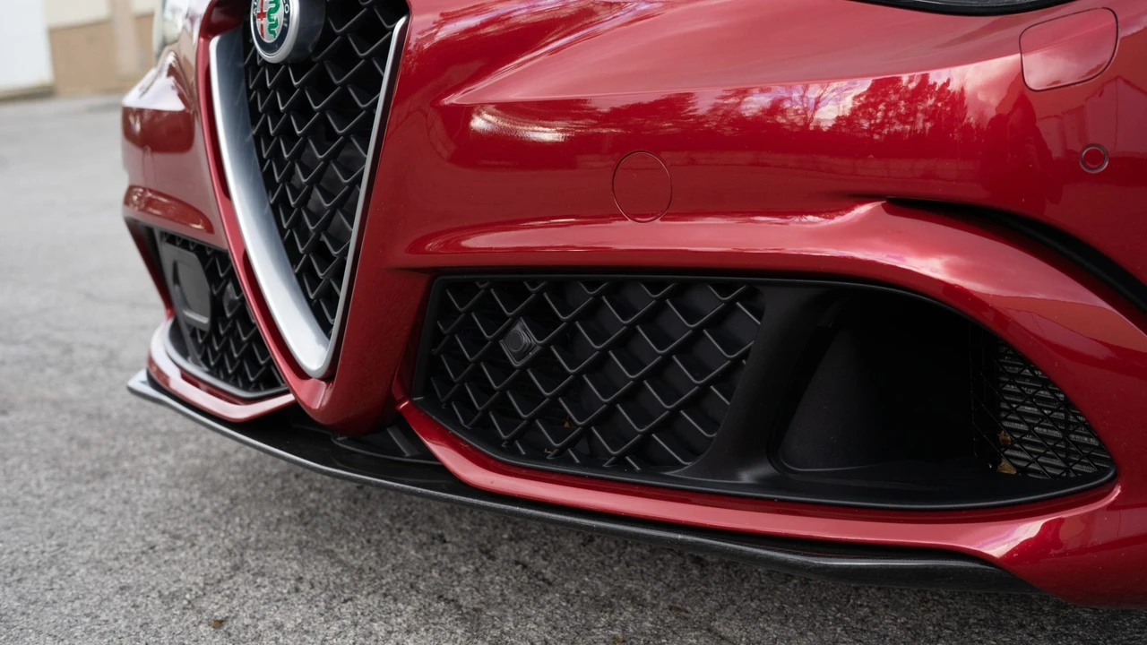 2017 Alfa Romeo Giulia Quadrifoglio - Image 30 of 31
