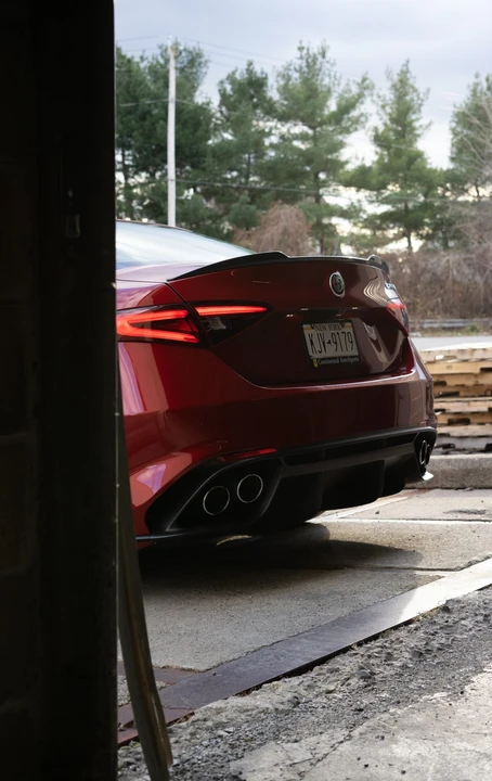 2017 Alfa Romeo Giulia Quadrifoglio - Image 22 of 31