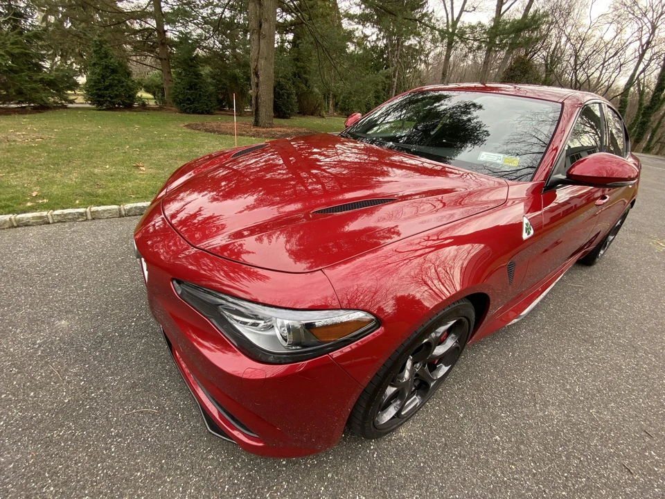 2017 Alfa Romeo Giulia Quadrifoglio - Image 4 of 31