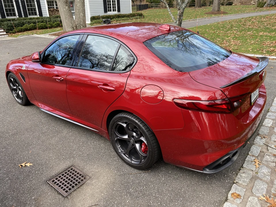 2017 Alfa Romeo Giulia Quadrifoglio - Image 13 of 31
