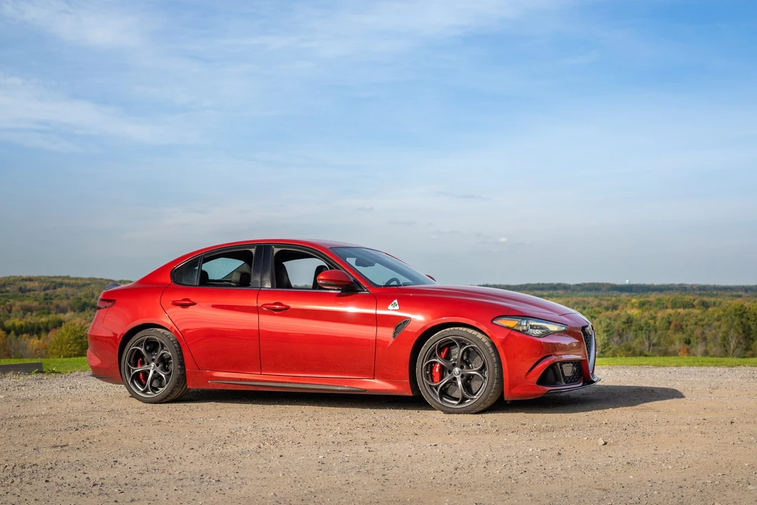 2017 Alfa Romeo Giulia Quadrifoglio - Image 2 of 31