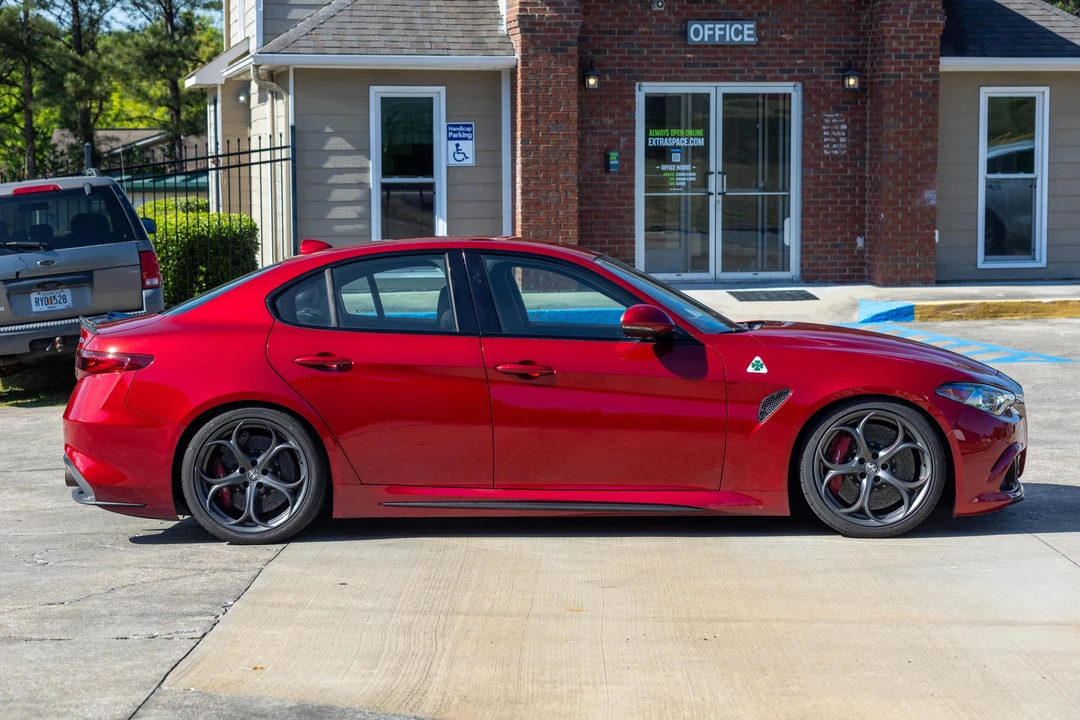 2017 Alfa Romeo Giulia Quadrifoglio - Image 3 of 31