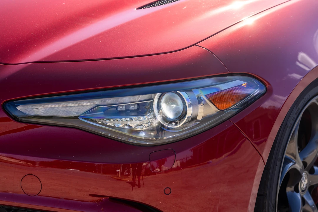 2017 Alfa Romeo Giulia Quadrifoglio - Image 29 of 31