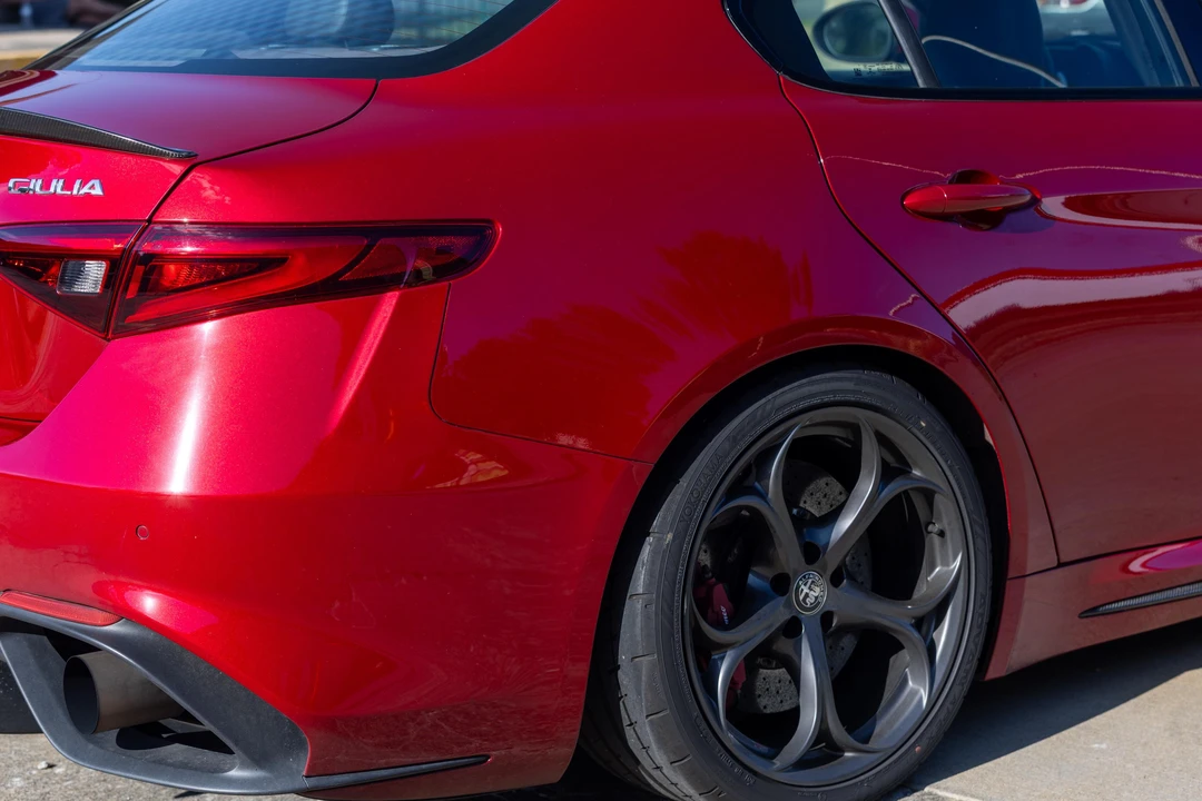 2017 Alfa Romeo Giulia Quadrifoglio - Image 16 of 31