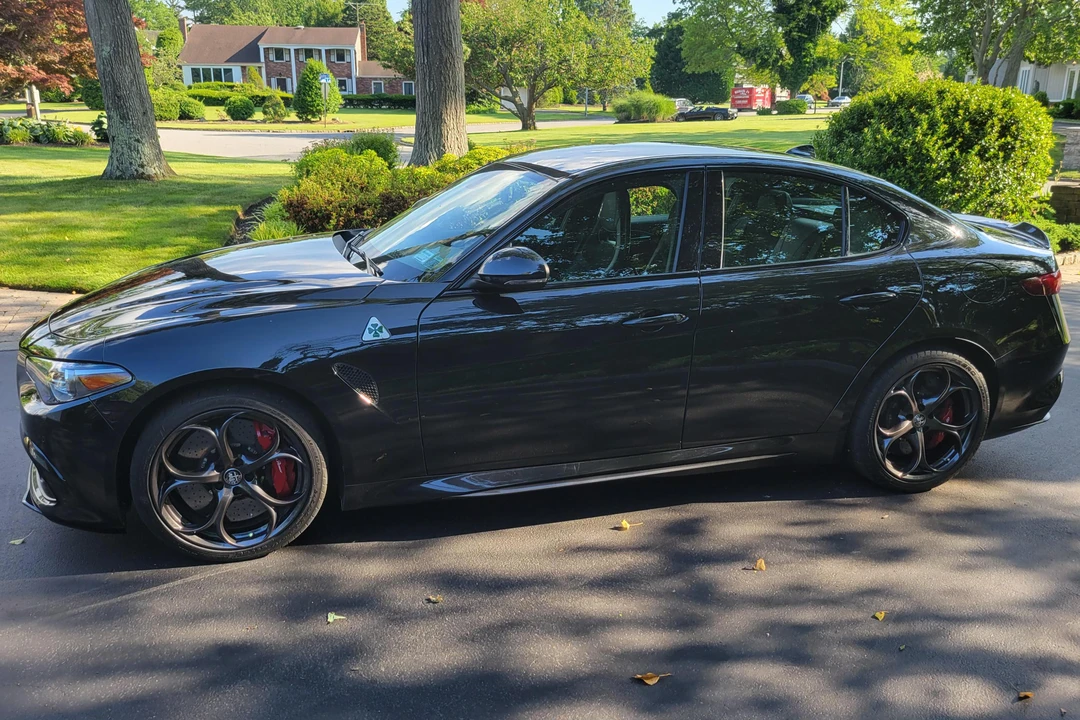 2017 Alfa Romeo Giulia Quadrifoglio - Image 3 of 31