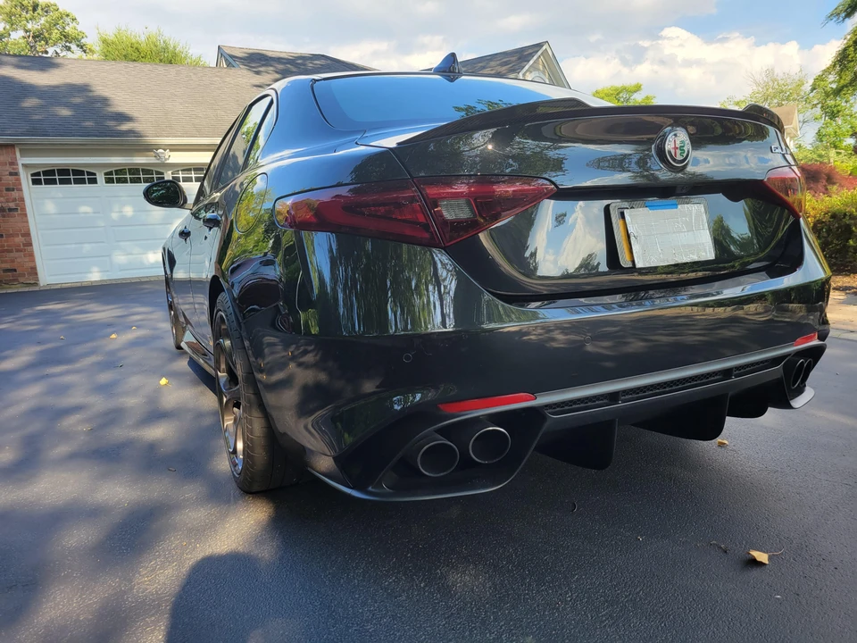 2017 Alfa Romeo Giulia Quadrifoglio - Image 10 of 31