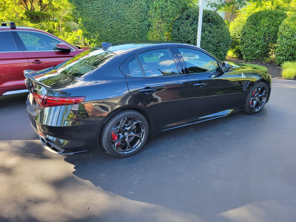 2017 Alfa Romeo Giulia Quadrifoglio - Image 15 of 31
