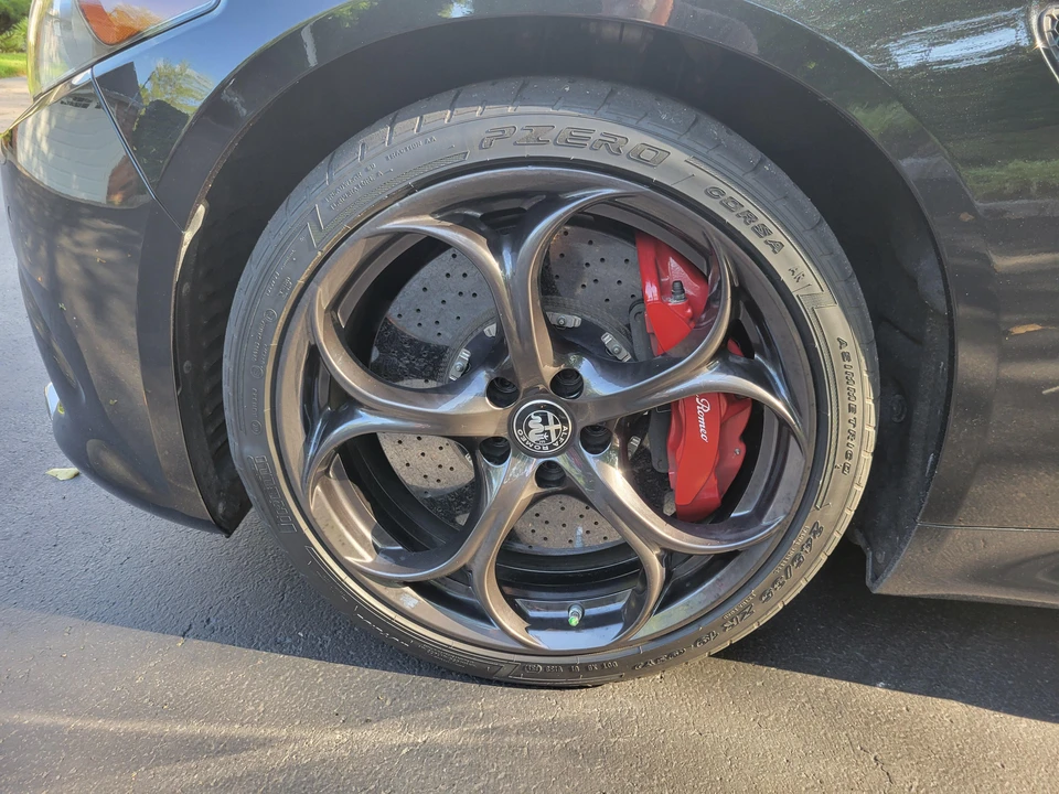 2017 Alfa Romeo Giulia Quadrifoglio - Image 28 of 31