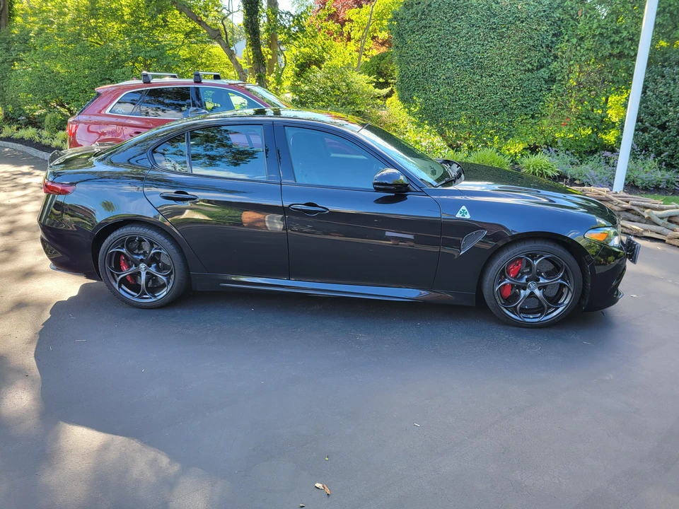 2017 Alfa Romeo Giulia Quadrifoglio - Image 17 of 31