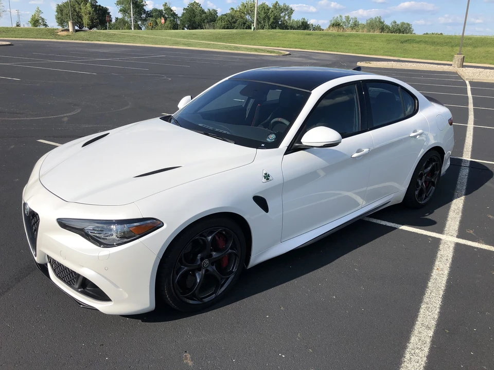 2017 Alfa Romeo Giulia Quadrifoglio - Image 2 of 31